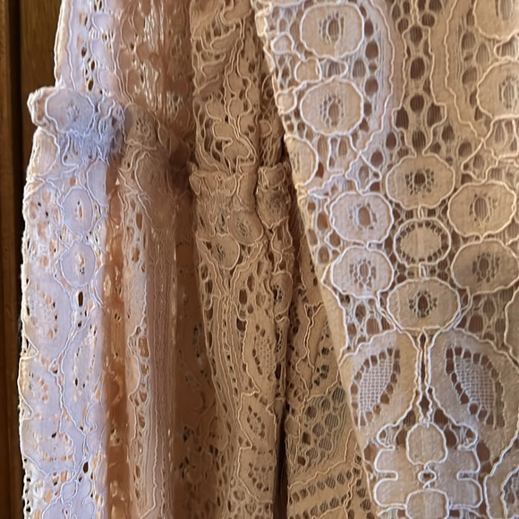 Soft pink lace blouse - Picture 5 of 7